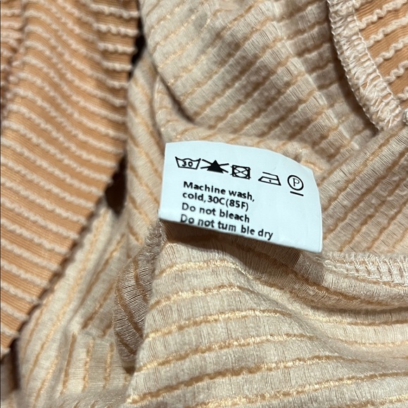 Colorblock Ribbed Women’s‎ Top, size medium - Picture 10 of 10